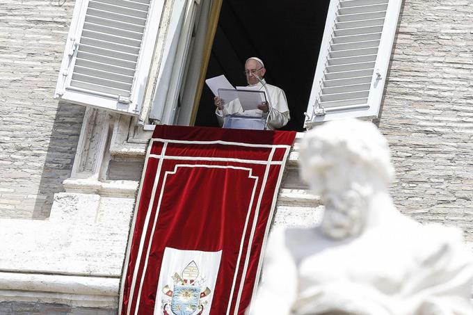 El papa FRANCISCO pide una "solución pacífica y democrática" para Venezuela