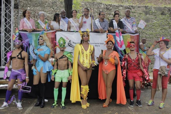 Comunidad GLBT pide al Gobierno mayor protección en salud CARAVANA DEL ORGULLO