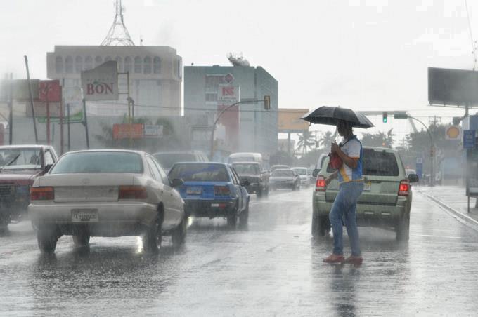 Vaguada y onda tropical provocarán aguaceros y ráfagas de viento en el país