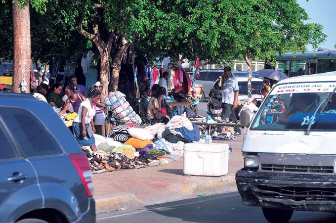 Área verde otra vez en manos de buhoneros