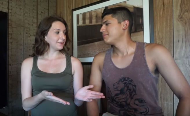 Mata a su novio de un disparo mientras realizaban un vídeo para YouTube QUE IDIOTA