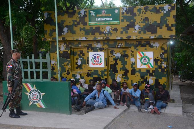 Cambian comandantes Ejército en la frontera TREMENDO NEGOCIO ESE