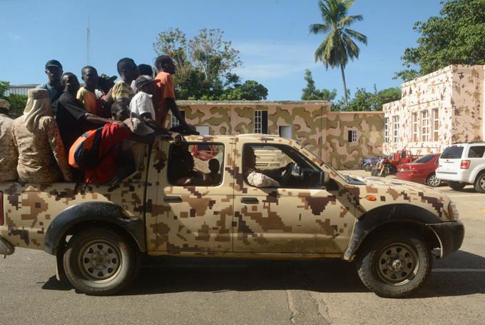 Haitianos impiden el paso de dominicanos ESO ES CORRECTO CONTINÚAN LOS OPERATIVOS CONTRA INDOCUMENTADOS