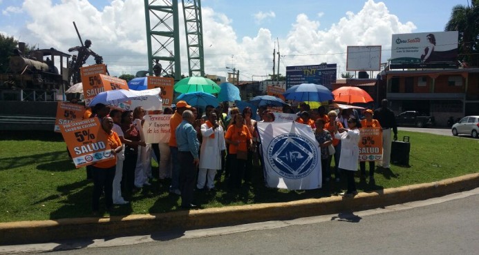 Enfermeras realizan manifestación por el 5% del presupuesto para la salud