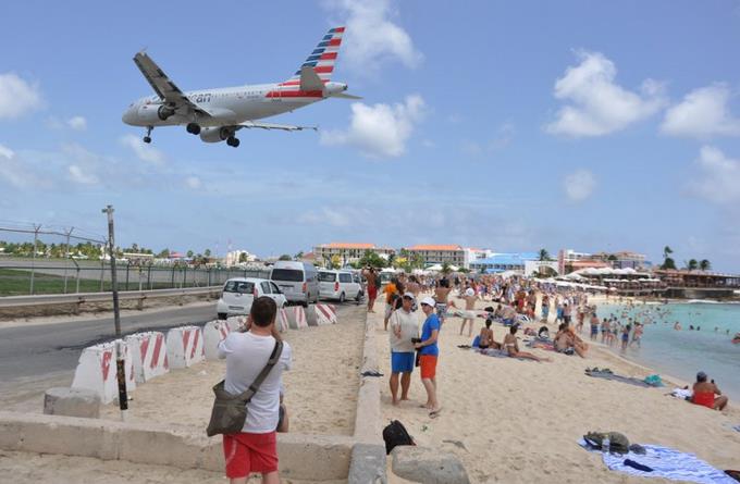 Muere turista en St. Martin por chorro de aire de avión ES QUE INVENTAN MUCHO DIOSSSS