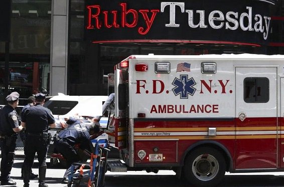 Vehículo atropella dominicano y lo deja por muerto en el Alto Manhattan