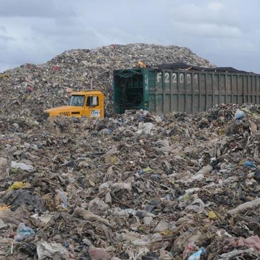 Declaran emergencia ambiental sobre vertedero Duquesa SALUD PÚBLICA Y MEDIO AMBIENTE