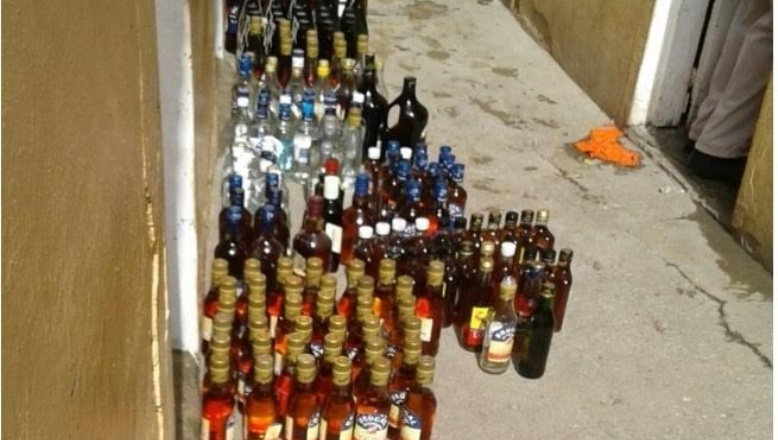 Desmantelan fábrica clandestina de alcohol en La Vega CASI TODAS LAS BEBIDAS QUE VENDEN SON FALSIFICADAS