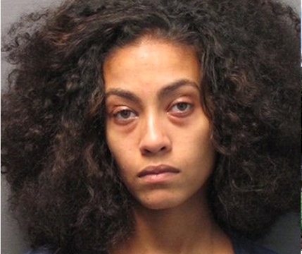 Es arrestada “La Atracadora del Pajón” por robo en banco de Rhode Island