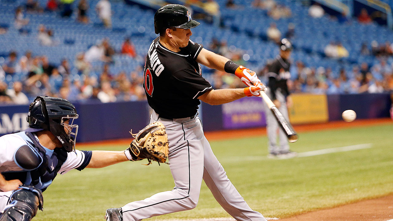 J.T. Realmuto guía Marlins a superar Cincinnati Joaquín Benoit salva su segundo de la campaña