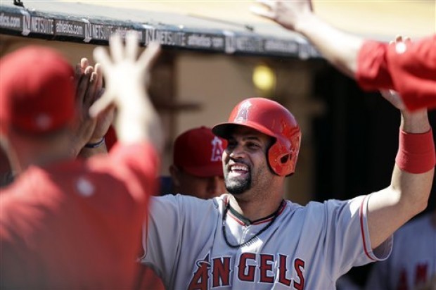 Albert Pujols dispara dos jonrones y llega a los 607