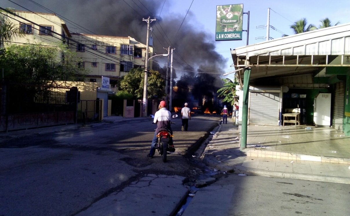 Arrecian protestas por largos apagones