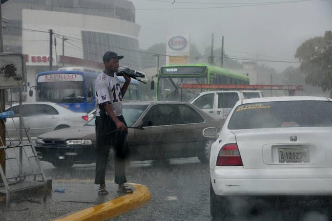 Aumentarán las lluvias por onda tropical y vaguada