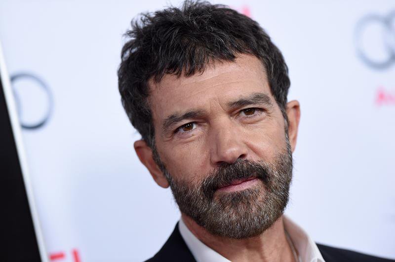 Antonio Banderas se encuentra "muy bien" de salud y descarta operación coronaria