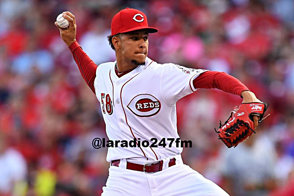 Luis Castillo poncha 10, Rojos vencen Milwaukee TOLERA UNA CARRERA Y CUATRO HITS EN OCHO ENTRADAS