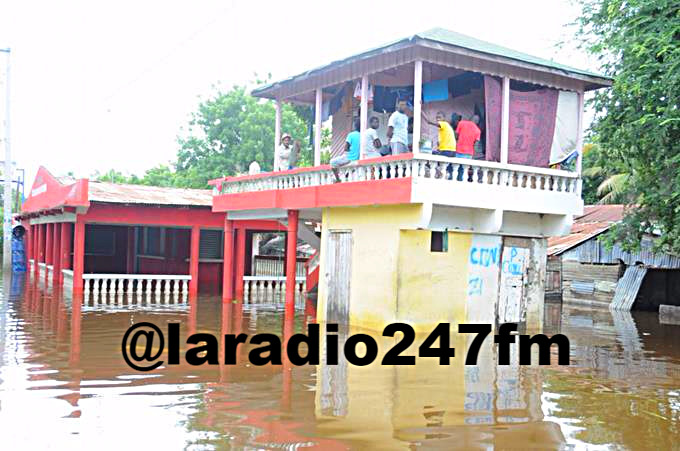 MÁS DE DOS MIL EVACUADOS Crecida del Yaque sigue anegando a Montecristi, abogan por la construcción de una presa