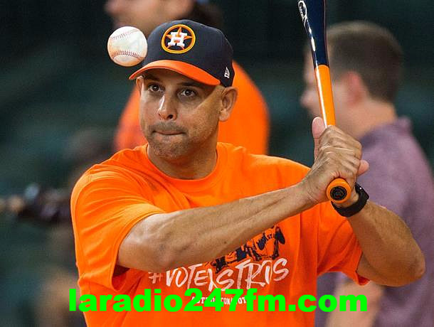 Boston le ofrece el cargo de manager a Alex Cora AUNQUE NUNCA HA DIRIGIDO EN GRANDES LIGAS, ES VISTO POR MUCHO EN LA INDUSTRIA COMO UN GRAN TALENTO