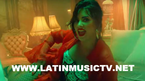 Demi Lovato bailó sensualmente en la cama, en el nuevo video con Luis Fonsi