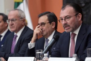 Videgaray dice que comercio con Canadá está protegido aunque no firme acuerdo