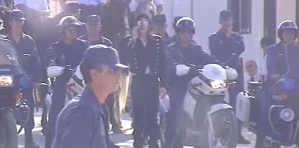 Policía de España comparte vídeo nunca antes visto de Michael Jackson