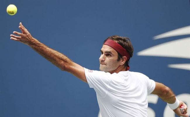 Federer supera al difícil Paire y jugará la tercera ronda ante Kyrgios